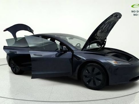 Used 2025 Tesla Model 3 Long Range AWD/4WD image 9