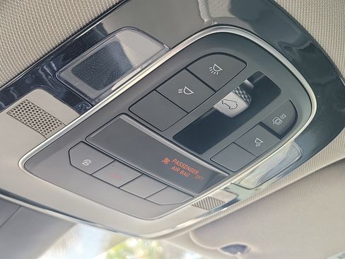 Used 2021 Hyundai Santa Fe SEL w/ Convenience + Premium Package FWD image 29