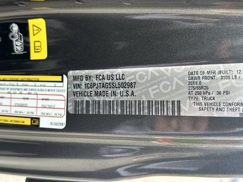 Used 2025 Jeep Gladiator Sport image 33