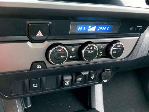 Used 2023 Toyota Tacoma TRD Sport image 32