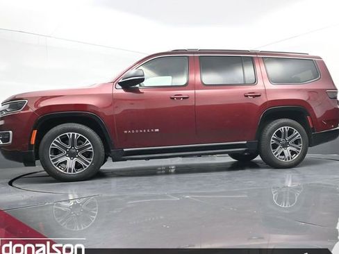 Used 2024 Jeep Wagoneer Series II w/ Flexible Seating Group image 15