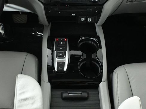 Used 2022 Honda Pilot Touring image 23