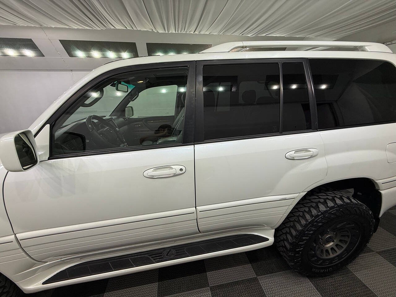 Used 2004 Lexus LX 470 4WD image 12