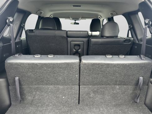 Used 2024 Mitsubishi Outlander SE image 18