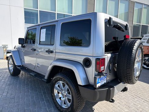 Used 2016 Jeep Wrangler Unlimited Sahara w/ Connectivity Group AWD/4WD image 3