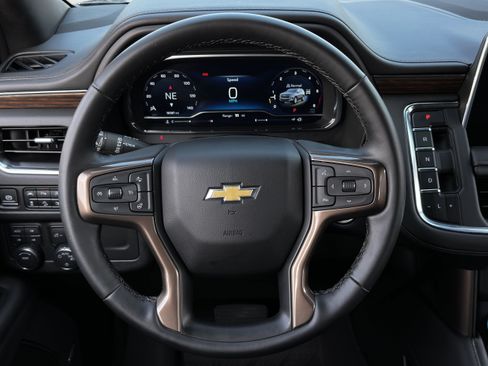 Used 2024 Chevrolet Tahoe High Country AWD/4WD image 18