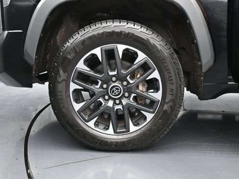 Used 2023 Toyota Tundra Limited AWD/4WD image 27
