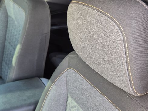 Used 2022 Chevrolet Equinox LT FWD image 11