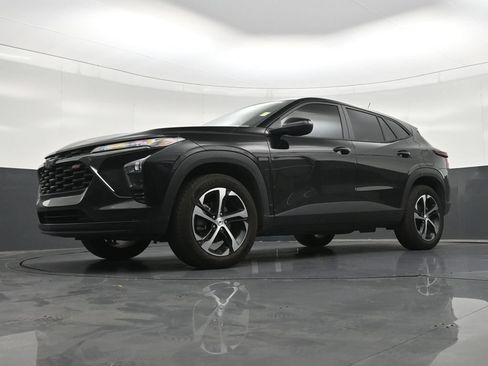 Used 2025 Chevrolet Trax RS w/ Driver Confidence Package FWD image 23