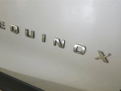 Used 2022 Chevrolet Equinox LT FWD image 17