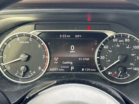 Used 2023 Nissan Rogue SV image 15