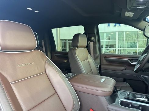 Used 2026 GMC Sierra 2500 Denali image 9
