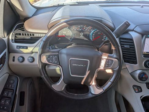 Used 2020 GMC Yukon Denali w/ Denali Premium Package image 20