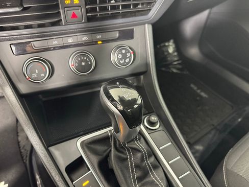 Used 2022 Volkswagen Jetta S image 17