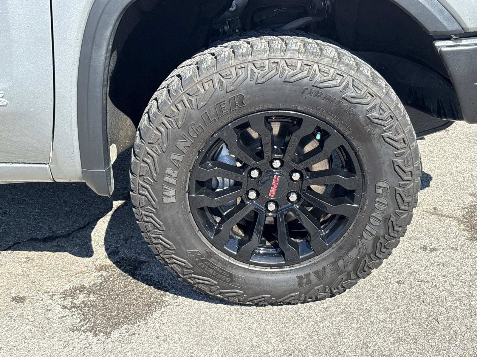 Used 2023 GMC Sierra 1500 AT4X AWD/4WD image 10