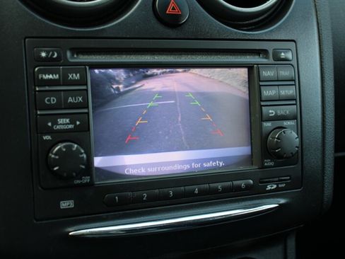 Used 2013 Nissan Rogue SV w/ Premium Pkg image 9