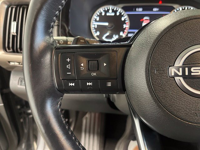 Used 2023 Nissan Pathfinder Platinum w/ Cargo Package FWD image 26