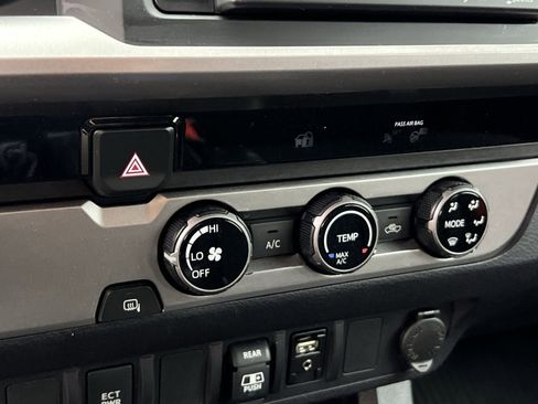 Used 2018 Toyota Tacoma SR5 image 20