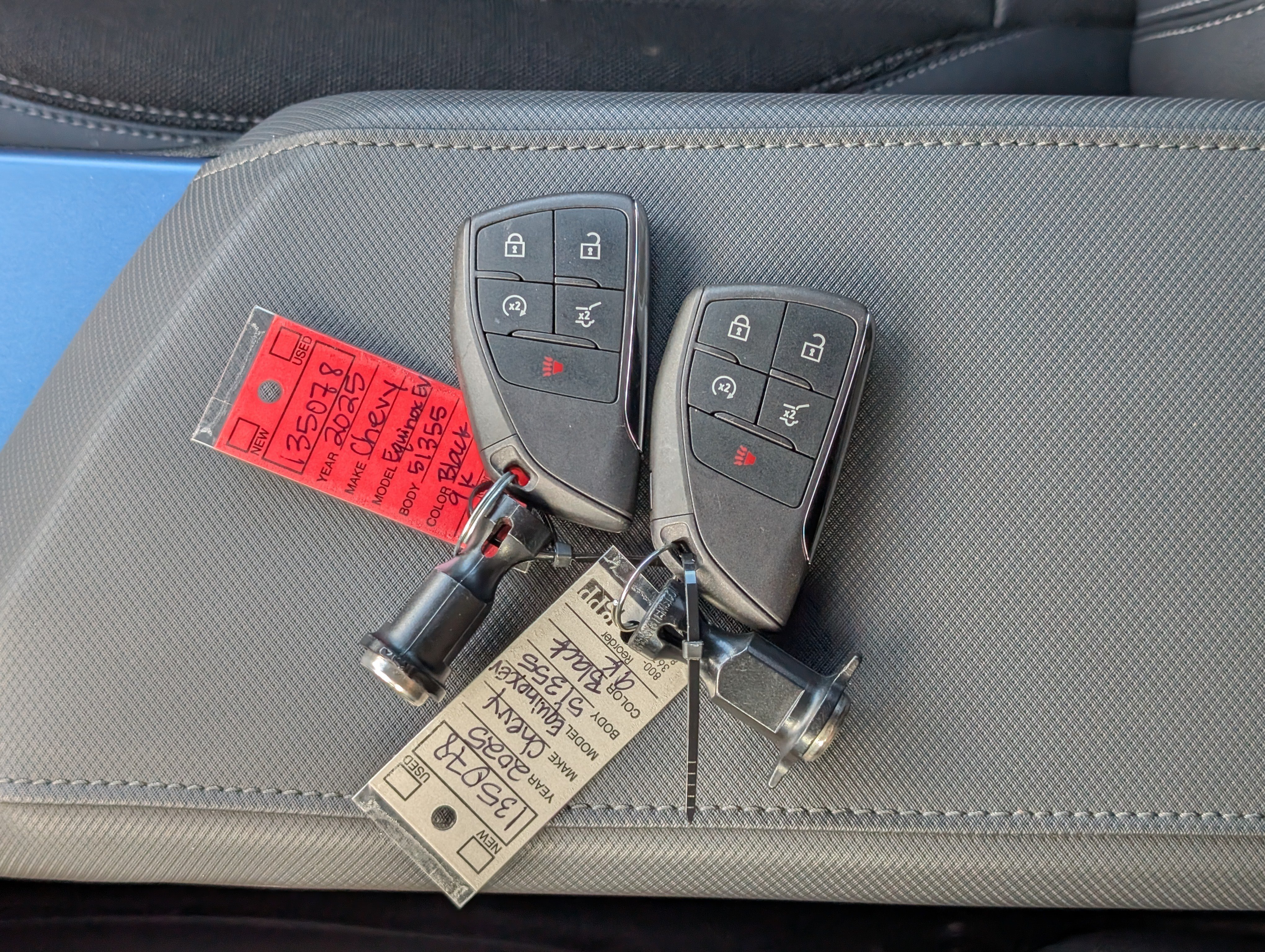 Used 2025 Chevrolet Equinox EV LT w/ Convenience Package AWD/4WD image 38