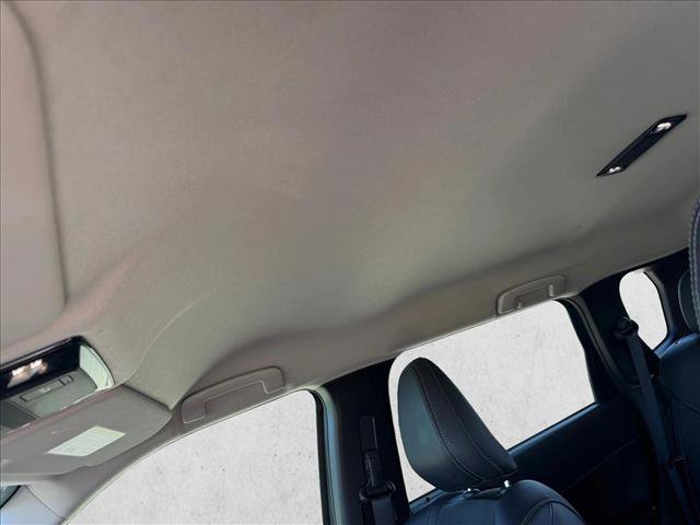 Used 2025 Mitsubishi Outlander SE FWD image 16