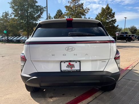 Used 2025 Hyundai Kona SEL image 7
