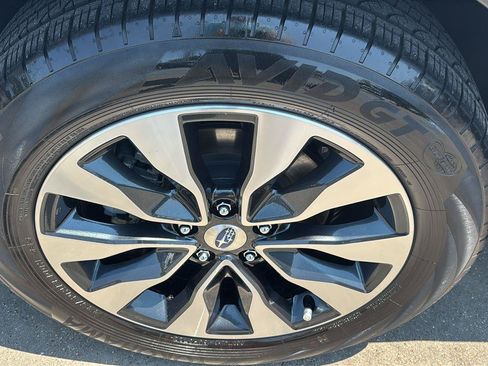Used 2023 Subaru Outback Touring XT AWD/4WD image 11