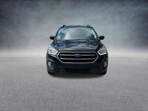 Used 2017 Ford Escape SE w/ SE Sport Appearance Package FWD image 3