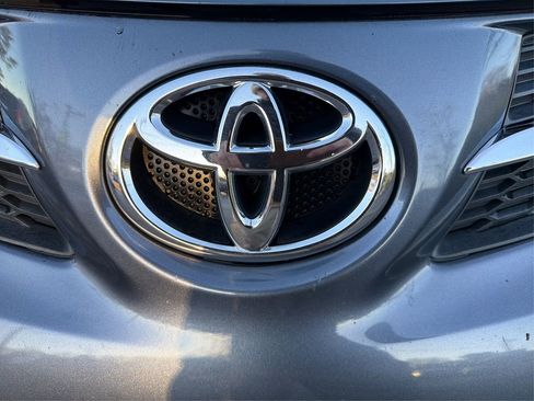 Used 2014 Toyota RAV4 XLE image 40