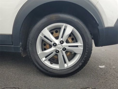 Used 2020 Nissan Kicks S image 7