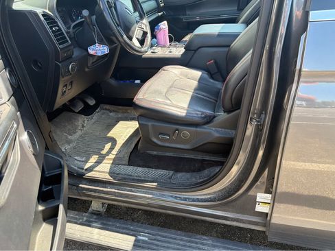Used 2019 Ford Expedition Limited w/ Equipment Group 303A AWD/4WD image 2