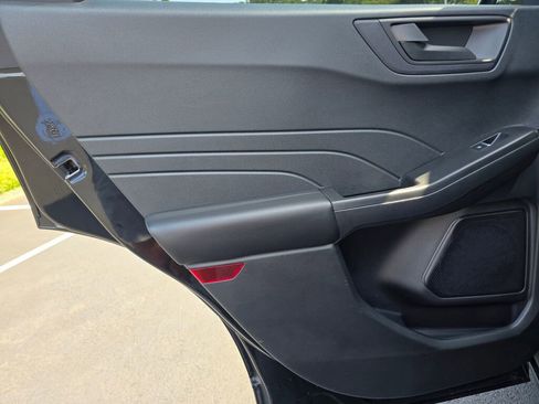 Used 2022 Ford Escape S image 35