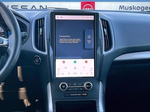 Used 2024 Ford Edge SEL image 9