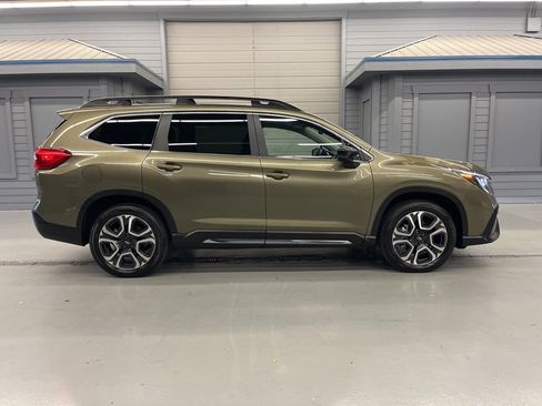 Used 2025 Subaru Ascent Limited image 8