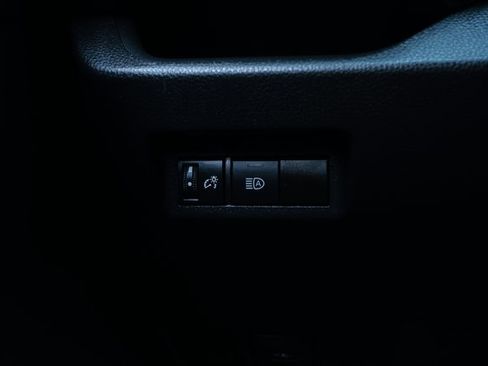 Used 2021 Toyota RAV4 LE image 16