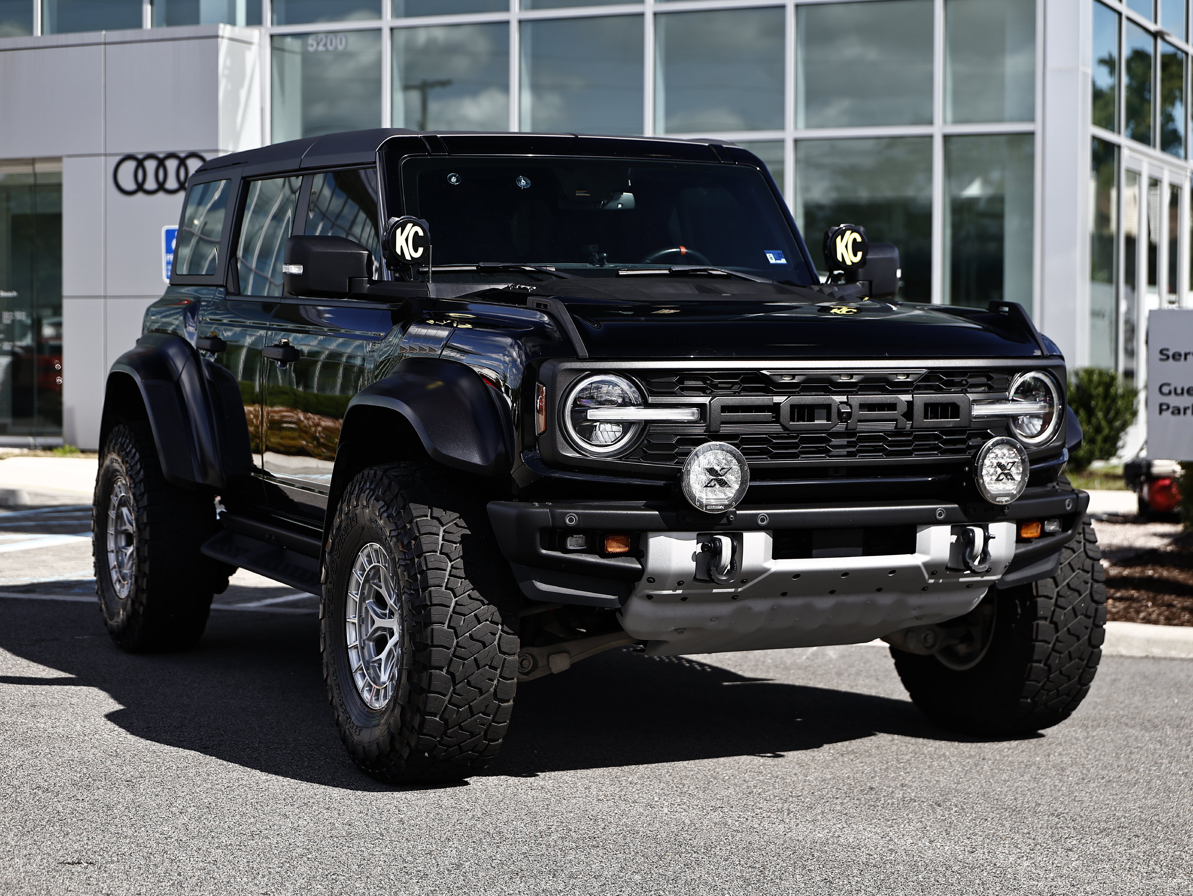 Used 2023 Ford Bronco Raptor AWD/4WD image 2