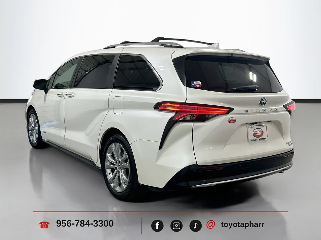Used 2021 Toyota Sienna Platinum FWD image 7