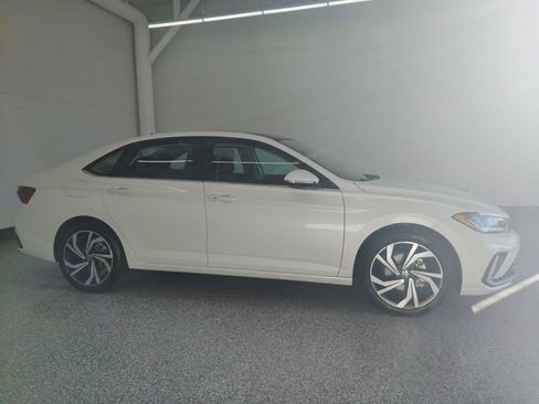 New 2026 Volkswagen Jetta SEL FWD image 3