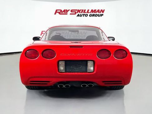 Used 2004 Chevrolet Corvette Coupe w/ Preferred Equipment Group RWD image 6
