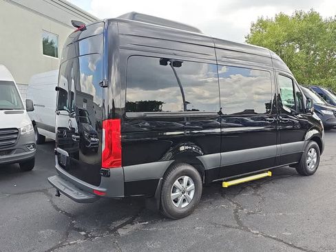 Used 2025 Mercedes-Benz Sprinter 2500 image 2