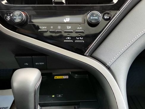 Used 2024 Toyota Camry XSE w/ Navigation Package FWD image 31