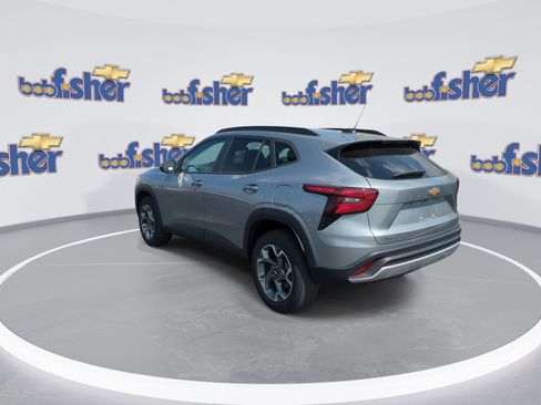 Certified 2024 Chevrolet Trax LT w/ Driver Confidence Package image 7