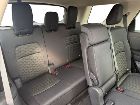 Used 2026 Nissan Pathfinder SV AWD/4WD image 25