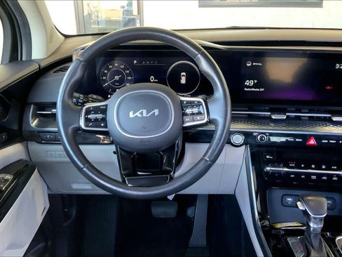 Used 2022 Kia Carnival SX Prestige image 5