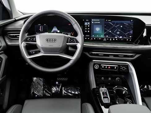 New 2025 Audi Q5 Premium Plus image 17