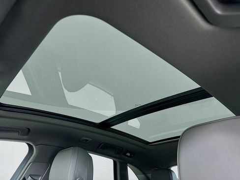 New 2026 Porsche Macan image 23