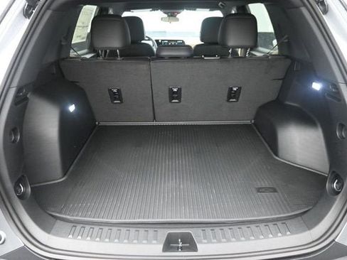 New 2026 Chevrolet Equinox ACTIV w/ Convenience Package III FWD image 32