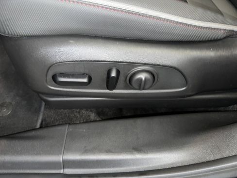 Certified 2023 Chevrolet TrailBlazer RS w/ Convenience Package image 3