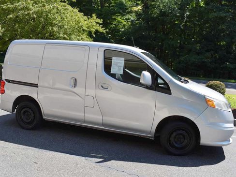 Used 2015 Chevrolet City Express LT w/ Technology Package FWD image 3