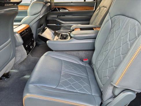 Used 2024 Jeep Grand Wagoneer Series III w/ Rear Seat Video Group 1 AWD/4WD image 21