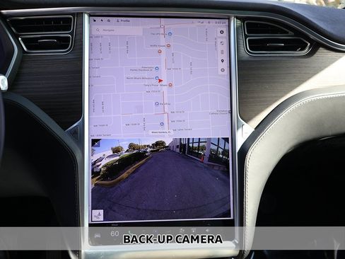 Used 2016 Tesla Model X 90D image 5